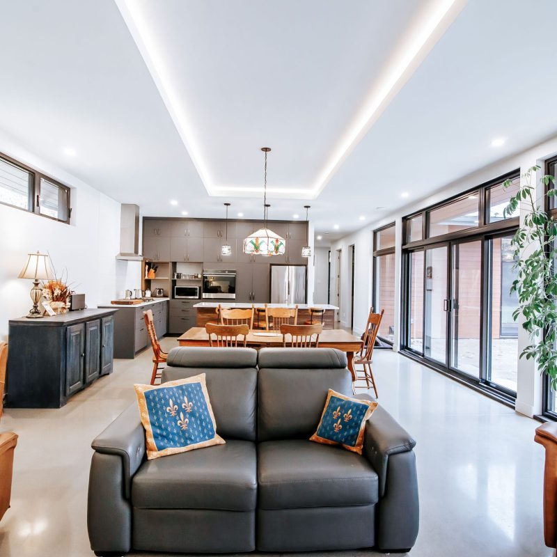 Ecoenergetique_Abri_1850_Desjardins_Salon2_Web